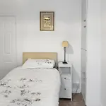 In - Garden & Drive - Sleeps 4 Holiday home