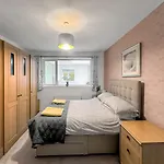 Holiday home In - Garden & Drive - Sleeps 4