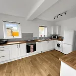 In - Garden & Drive - Sleeps 4 * Harrogate