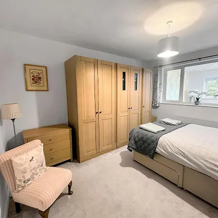 Holiday home In - Garden & Drive - Sleeps 4 *