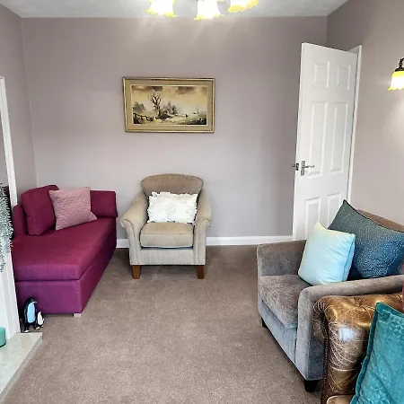 In - Garden & Drive - Sleeps 4 Σπίτι διακοπών *