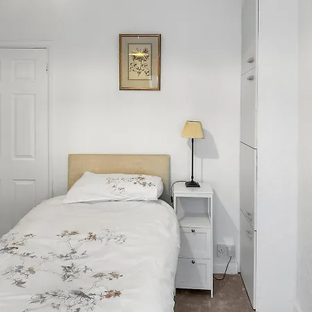 In - Garden & Drive - Sleeps 4 Tatil Evi