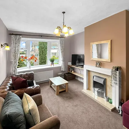 In - Garden & Drive - Sleeps 4 * Harrogate