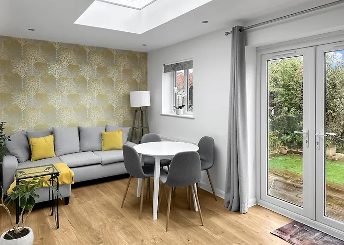 Holiday home In - Garden & Drive - Sleeps 4