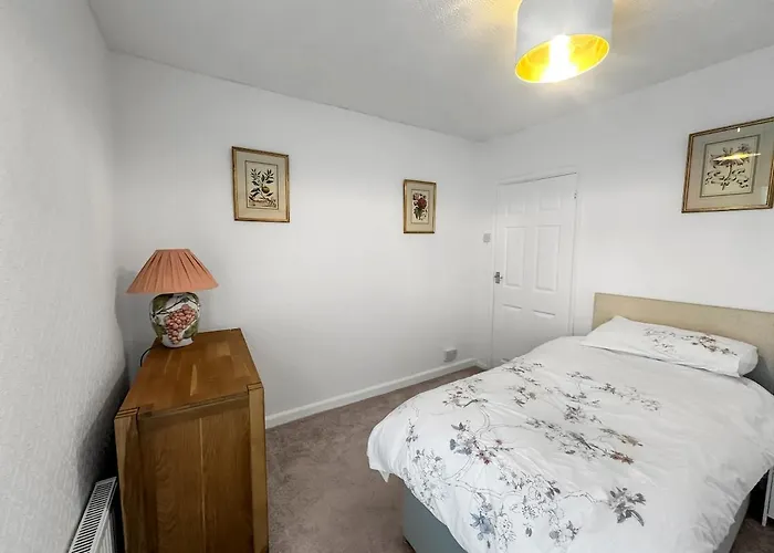 In - Garden & Drive - Sleeps 4 Harrogate