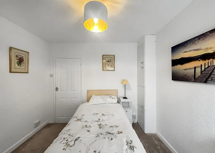 Holiday home In - Garden & Drive - Sleeps 4 *