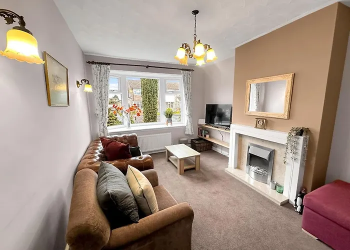 In - Garden & Drive - Sleeps 4 Holiday home