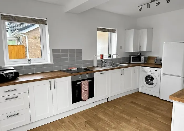 In - Garden & Drive - Sleeps 4 Harrogate