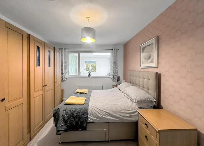 Holiday home In - Garden & Drive - Sleeps 4