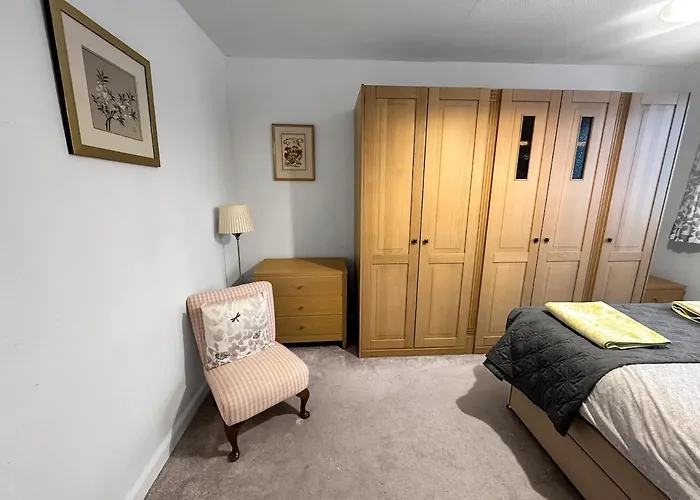 In - Garden & Drive - Sleeps 4 Harrogate