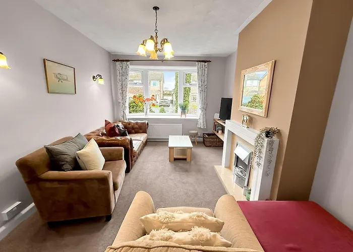 In - Garden & Drive - Sleeps 4 Harrogate